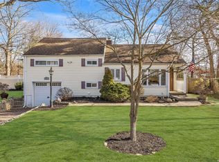 11 Scott Dr, Melville, NY 11747