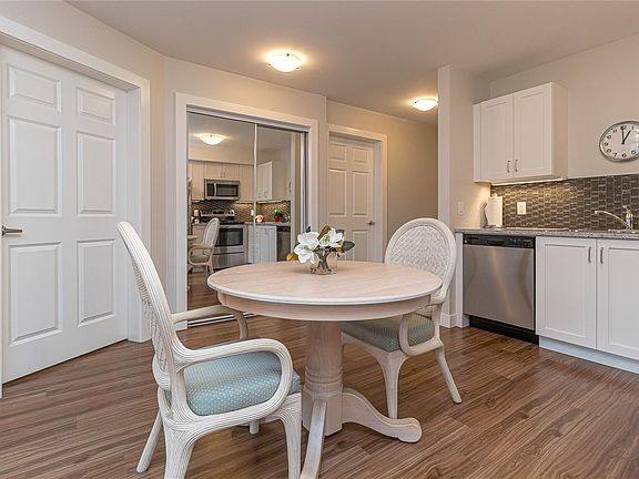 4th image of 917 Avrill Rd #606