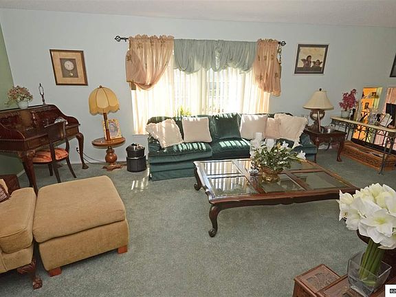 4th image of 1134 Howard Dr