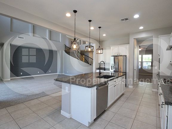 5th image of 4247 E Comstock Dr