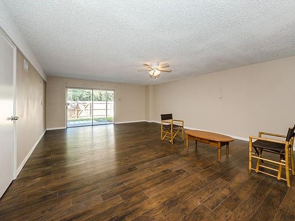 3rd image of 102 Kathleen Ct