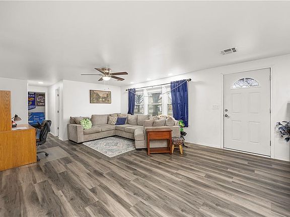 4th image of 111 Northpark Blvd