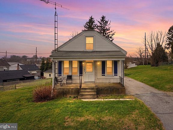 2nd image of 160 E Berlin Rd