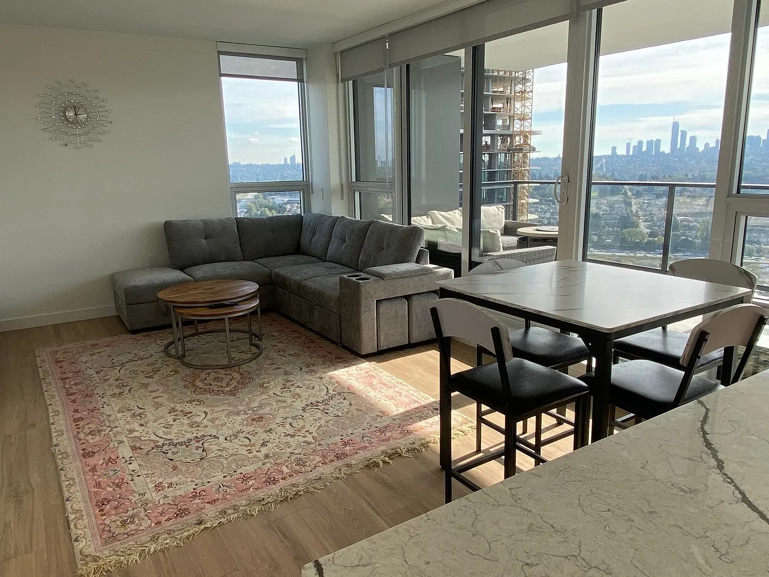 2 bed, 890 sqft, $3,500 — Photo 3