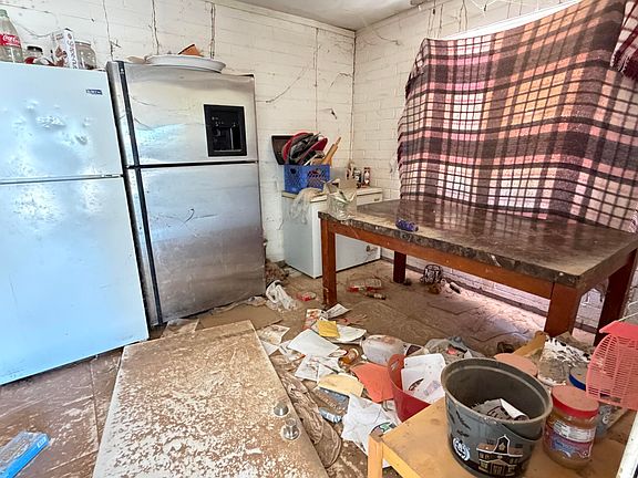 5th image of 1391 W ROSE Place