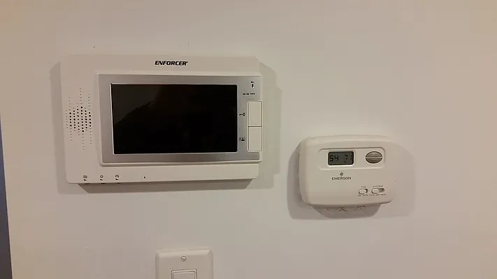 Rented by Nooklyn NYC LLC | media 18