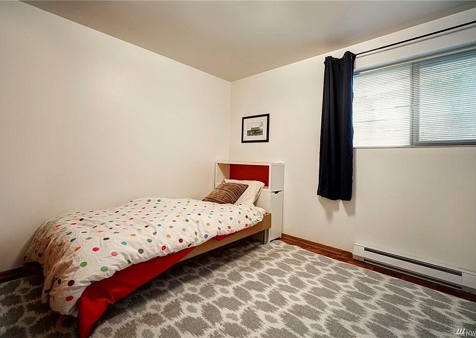 Bedroom #2 (photo #2)