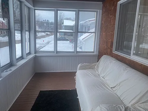 Gorgeous 4 bedroom 2 bath house for rent at Carthage, NY — Photo 2