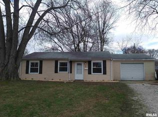 5 Brentwood Ct, Pekin, IL 61554