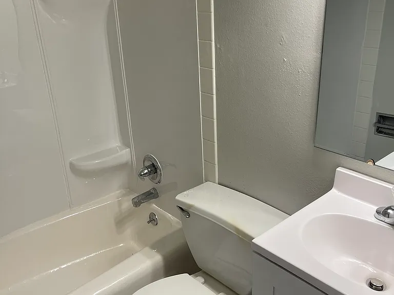 410 N Clinton St #6 — Photo 7
