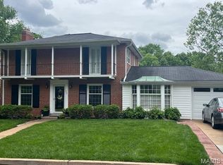 73 Heatherbrook Ln, Saint Louis, MO 63122