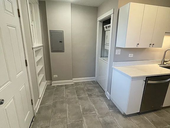 5th image of 5001 N Ashland Ave #2E