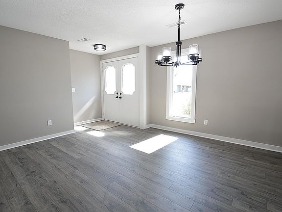 3rd image of 22109 Ash St