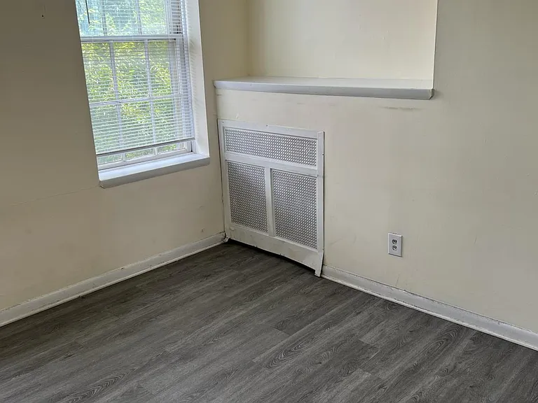 912 Pine St #3F — Photo 8