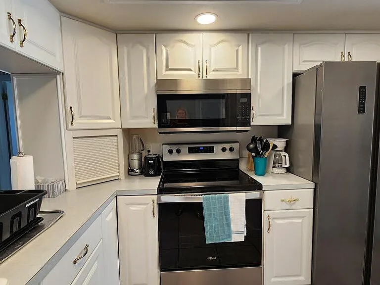 13741 Sussex Ave — Photo 19
