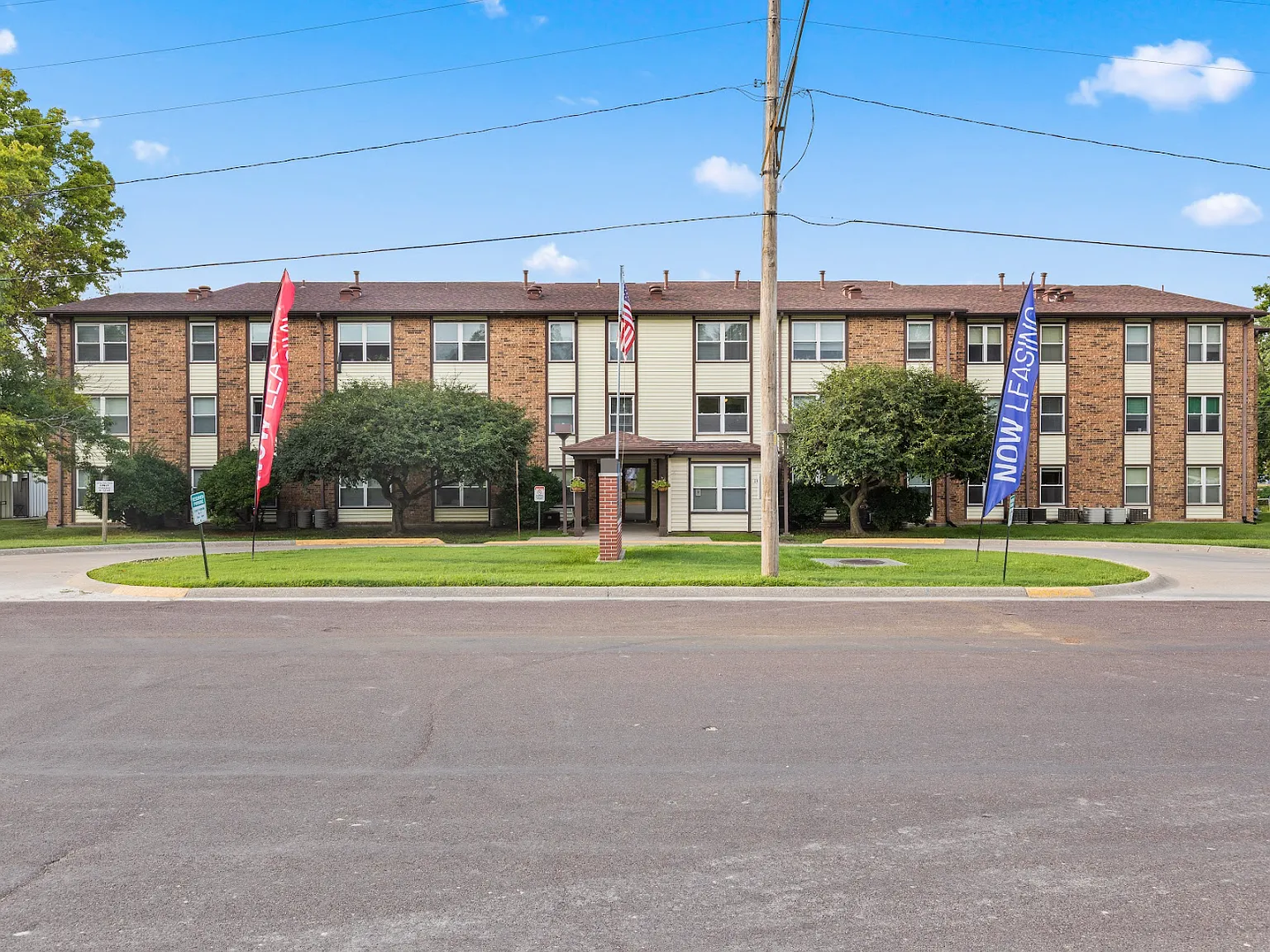 Liberty/Tambo Apartments — Photo 4