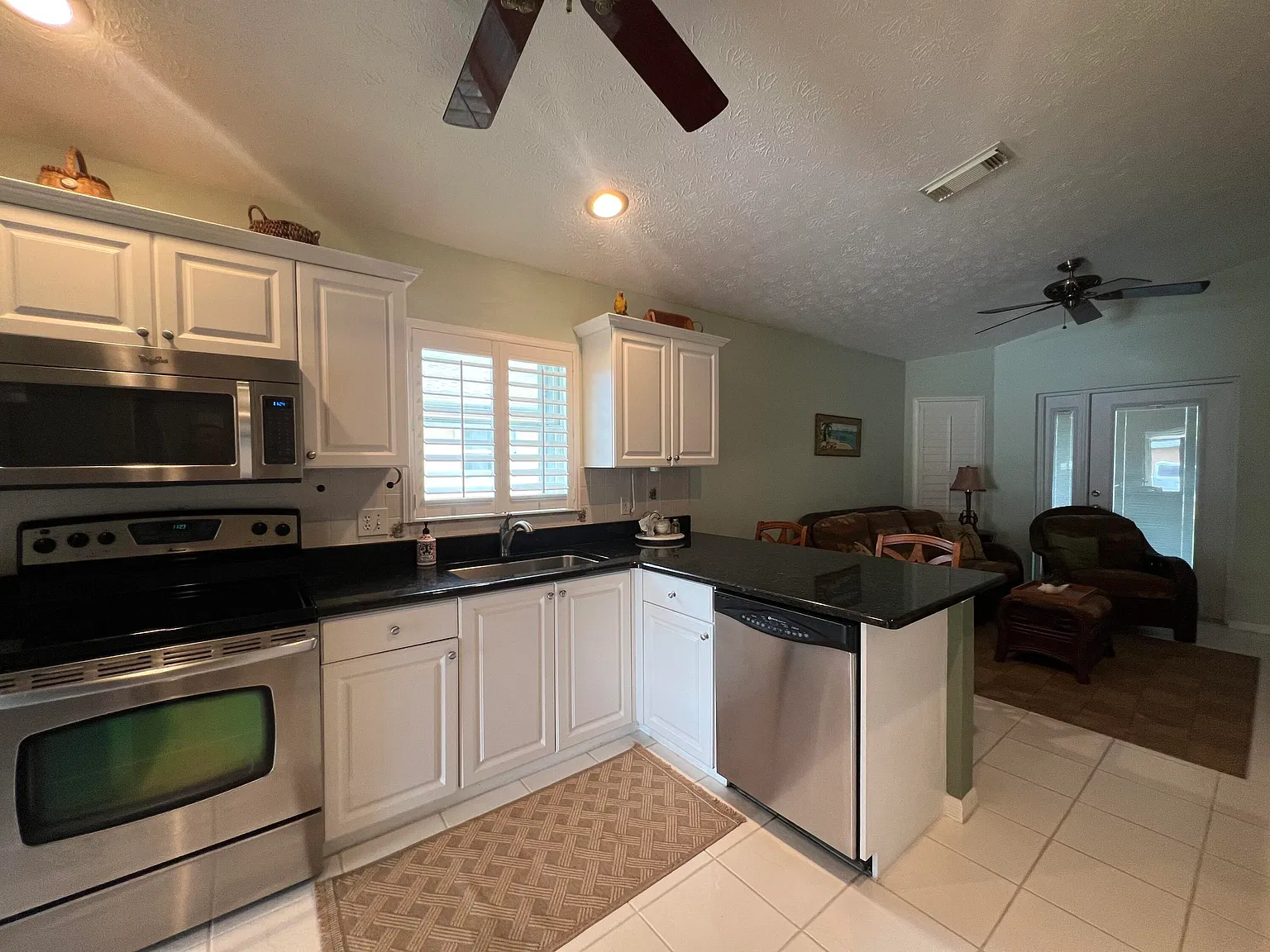 2 bed, 2.0 bath, 1450 sqft, $2,500 — Photo 3