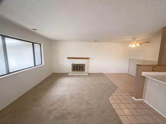 3rd image of 7212 Derickson Ave NE
