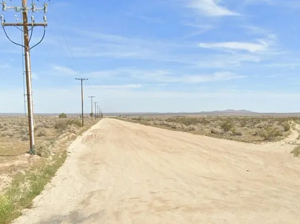 39060 230th St E, Palmdale, CA 93591