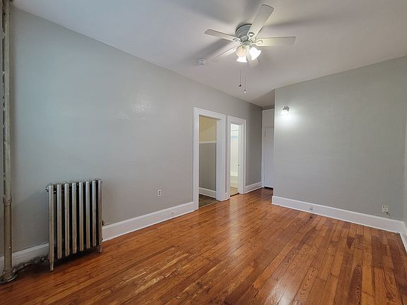 3rd image of 205 16th Ave NE APT 10