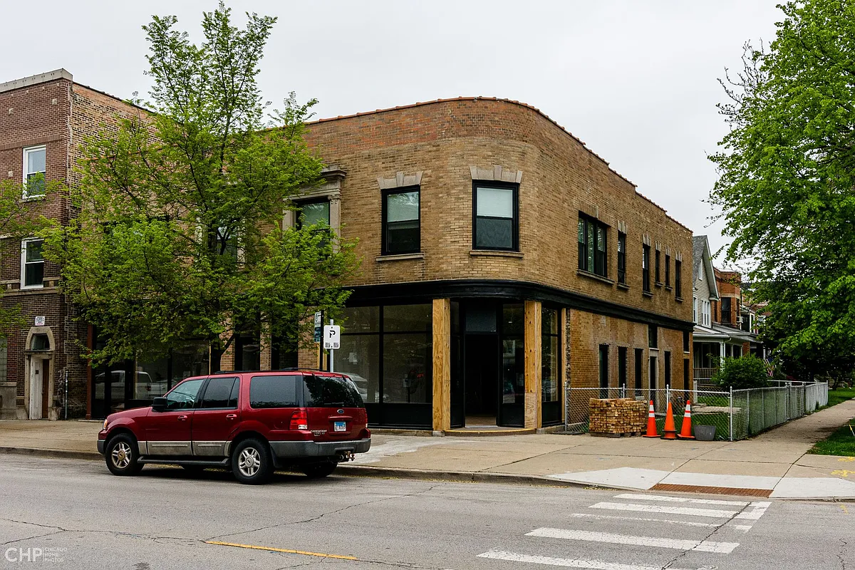 Building Photo - 1927 Montrose