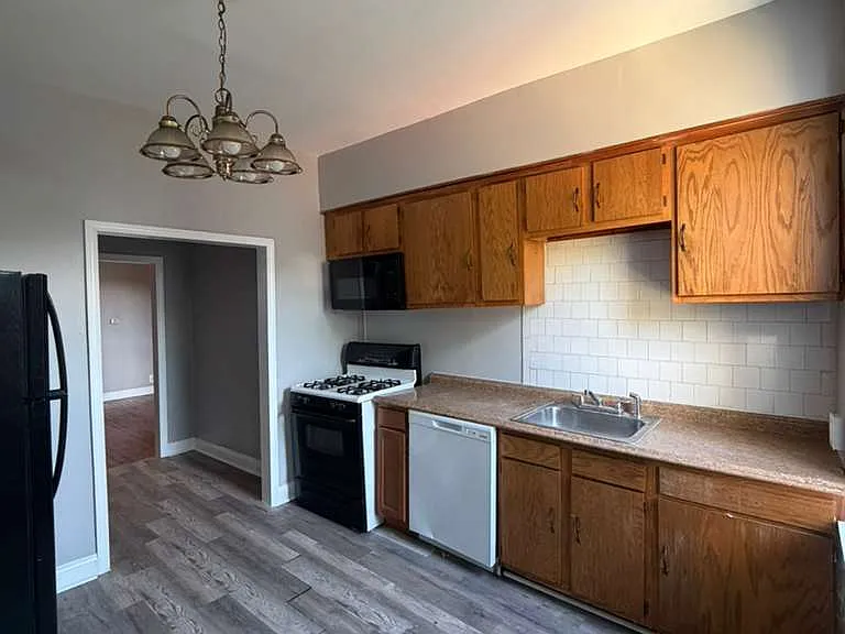1814 Penrose Ave — Photo 15