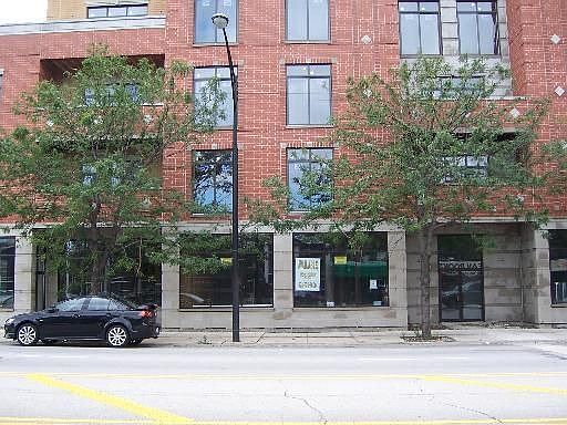 1st image of 5766 N Lincoln Ave #404