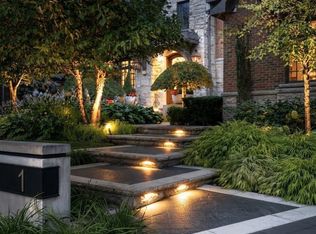 1 Oakley Pl, Toronto, ON M2P2G3