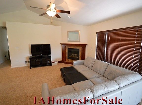 Living Room - hardwood blinds new in 2013.