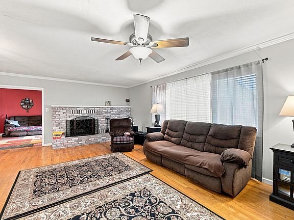 4th image of 1349 Carter Way