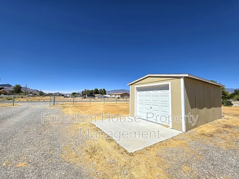 1911 Greta Blvd — Photo 6