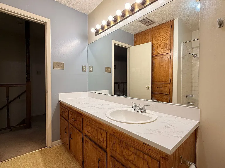 3702 Hereford Ln #D — Photo 12