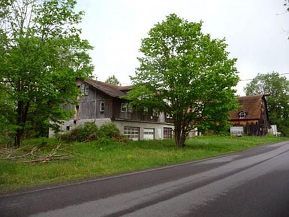 2nd image of 190 White Church Rd