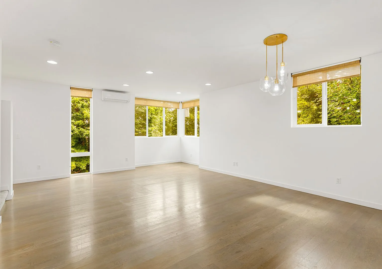 3 Bedroom 2 Bath Newer Magnolia Townhouse — Photo 4
