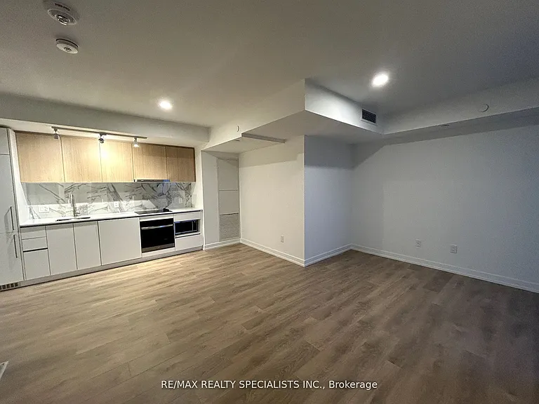 1100 Sheppard Ave W #1005 — Photo 8