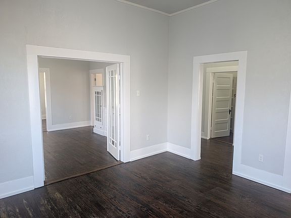 5th image of 211 E Kingsbury St
