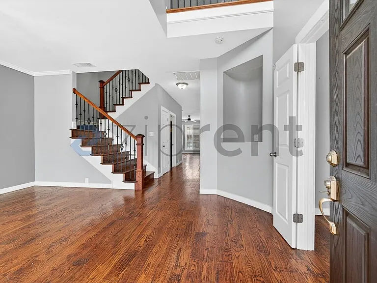 10604 Ambergate Ln — Photo 4
