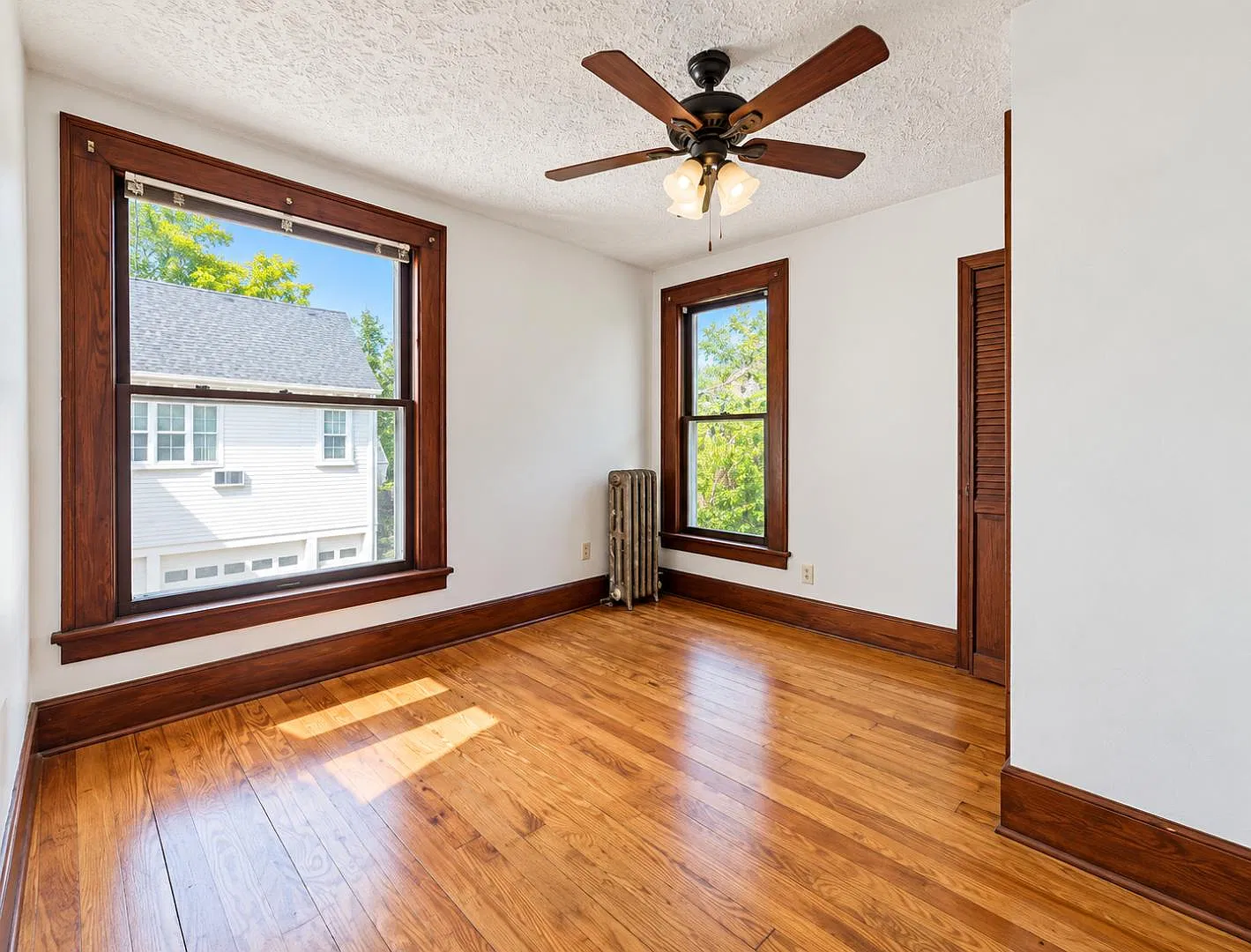 314 N Sycamore St — Photo 3