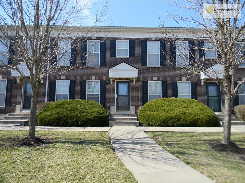 Gorgeous 2 Story Brick Townhome