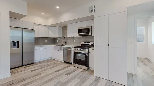 3 & 4 Bed 2-Story Townhomes with Covered Parking Spots Available! Photo 1