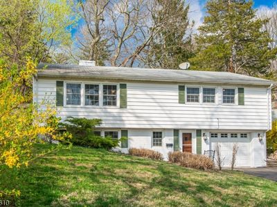 7 North Shore Trl, Sparta, NJ, 07871