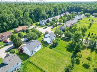 39119 Clocktower Dr, Romulus, MI 48174