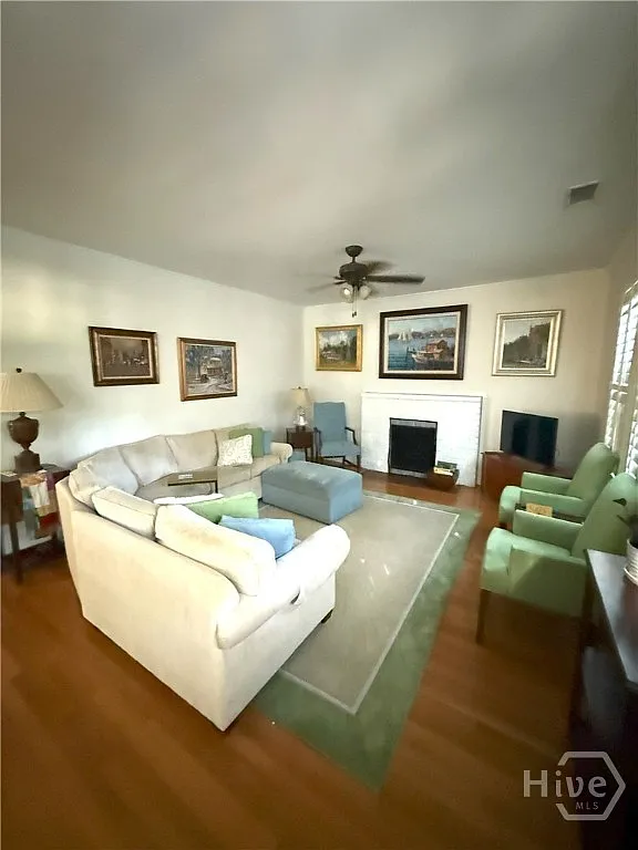 2 bed, 2.0 bath, 2186 sqft, $2,850 — Photo 3