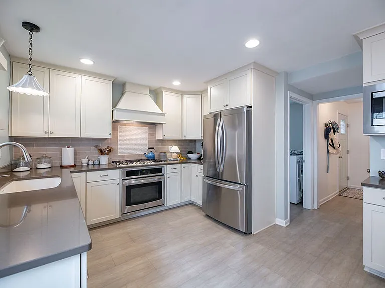 23213 Fairmount Blvd — Photo 2