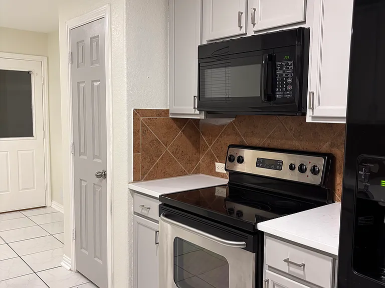 9006 Wildbird Ln — Photo 6