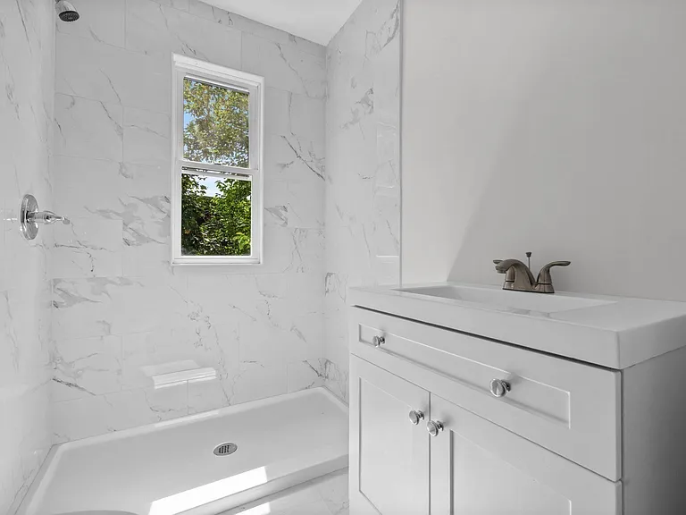 67 Romsey St #2 — Photo 16