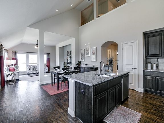 4th image of 2325 Llano Dr