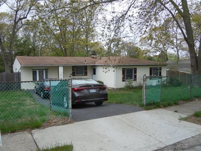 1302 Waverly Ave, Farmingville, NY, 11738
