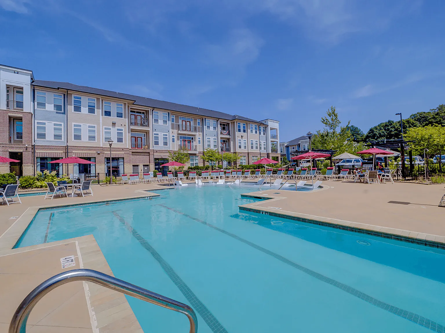 Holly Crest Apartments — Photo 3