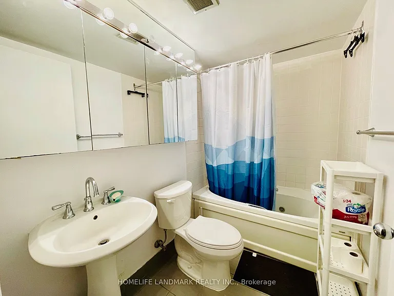 1055 Bay St #613 — Photo 7